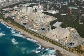 Japon une centrale nucléaire s entoure d un mur anti-tsunami